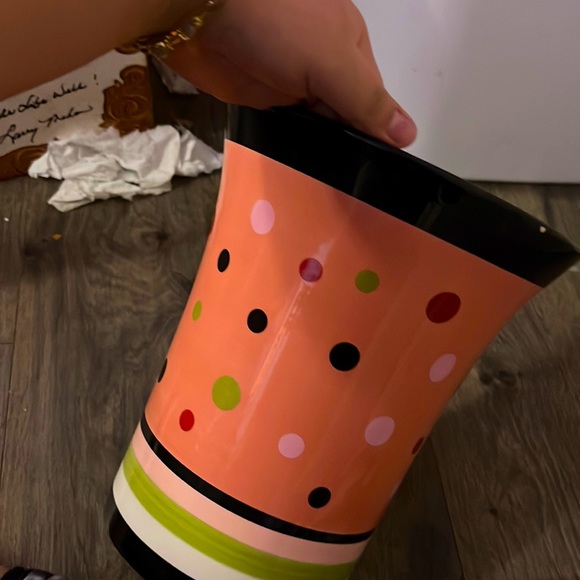 Vase - Picture 1 of 1